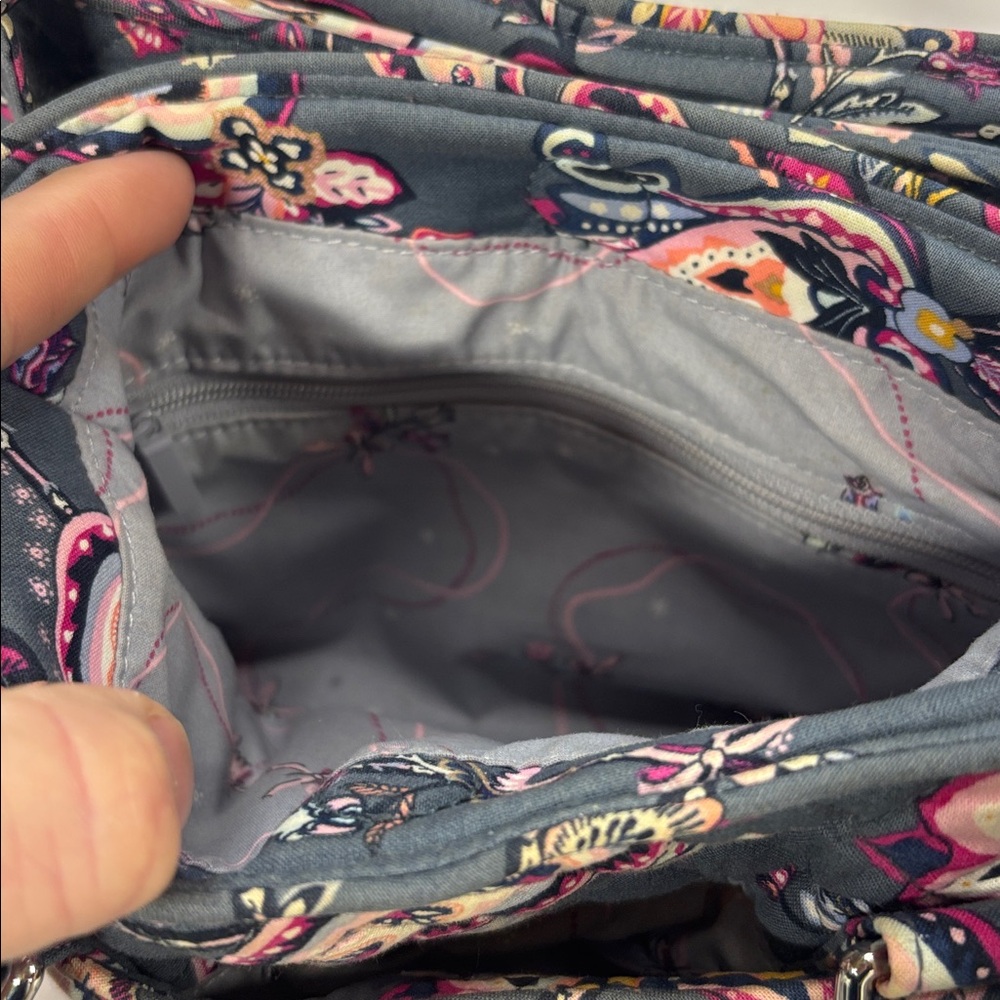 Vera Bradley Floral Quilted Women's Purse - Picture 8 of 9
